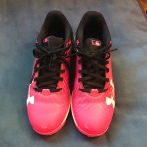 Girls softball cleats